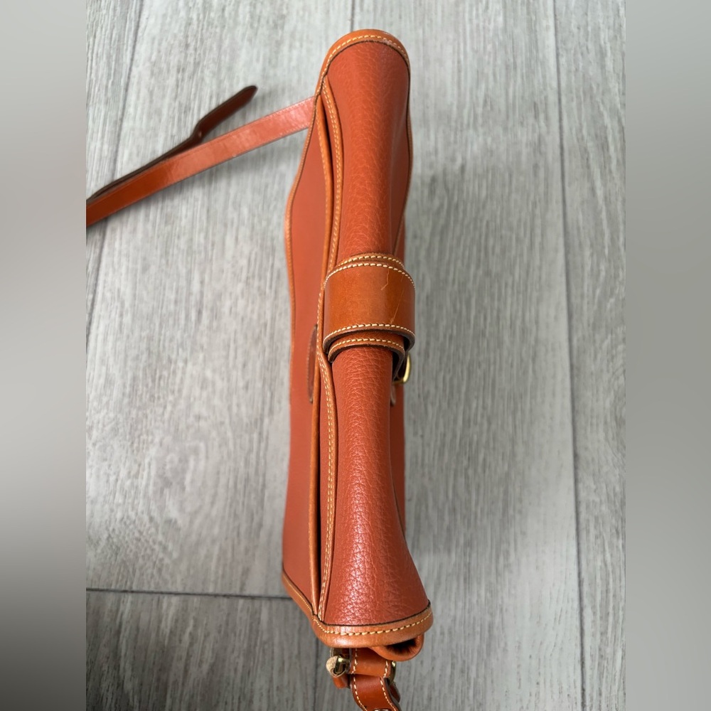 Dooney & Bourke bag - vintage in beautiful cognac leather. EUC. - Picture 8 of 14